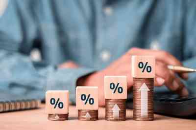 Münzen und Prozentzeichen - © Smile Studio AP - stock.adobe.com