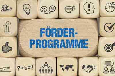 Schriftzug Förderprogramm - © magele-picture - stock.adobe.com